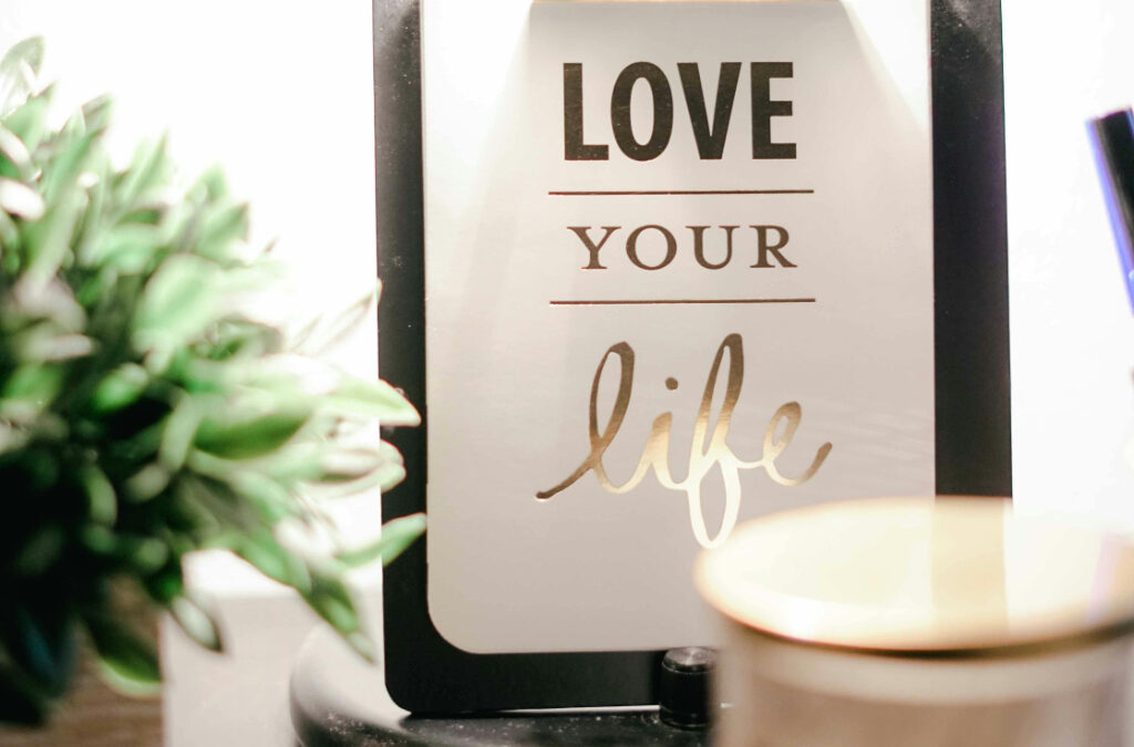 love-your-life-clipboard-decor